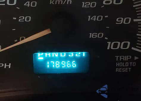 2003 GMC Savana Cutaway Standard/Standard W/C7L/C7N из США, поврежденный, VIN 1GDFG15T831116331